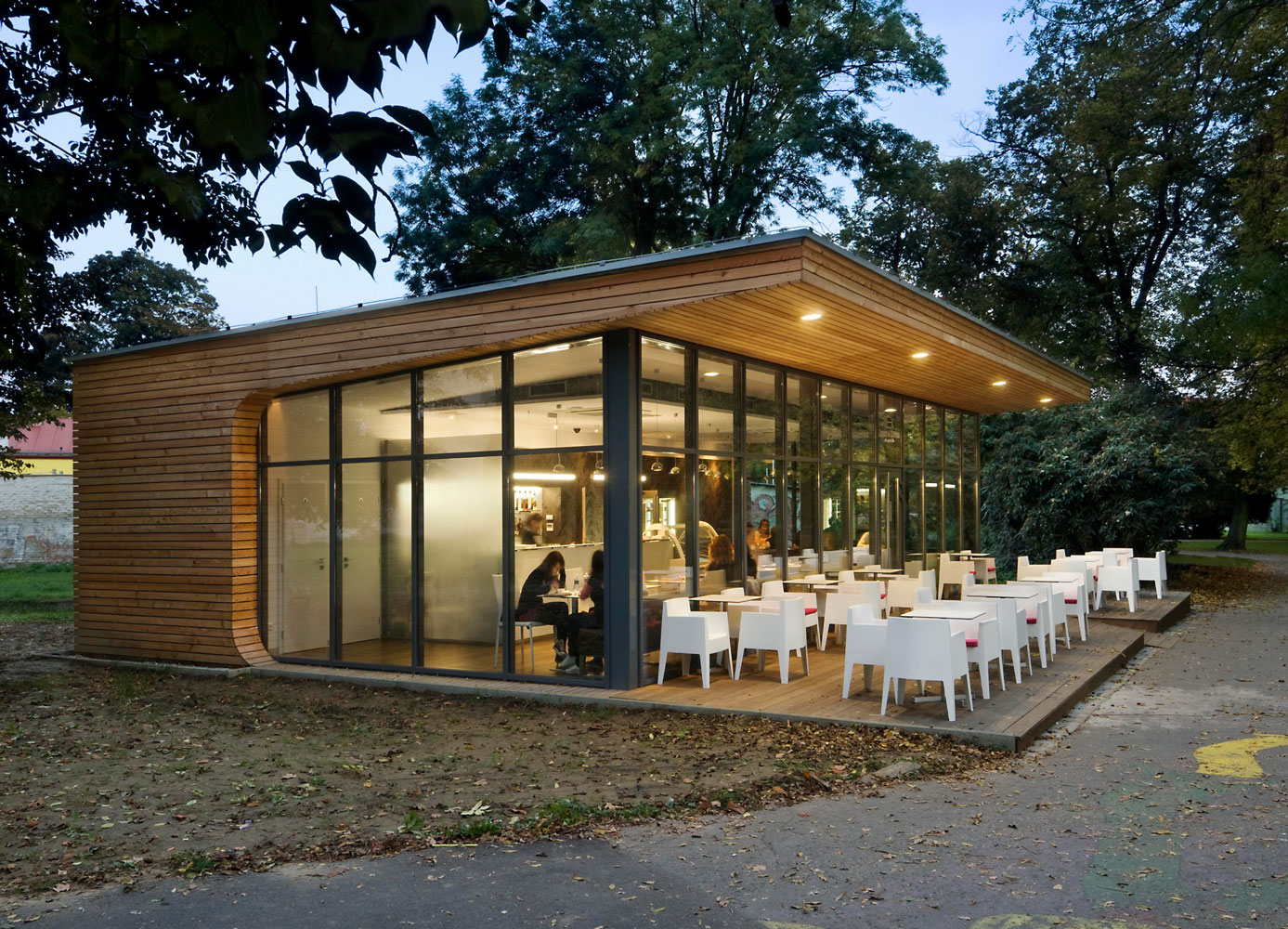 Grebe-Architekt-Architektonicke-Studio-Jan-Krchnavy-Kaviaren-Nove-Mesto-nad-vahom-7
